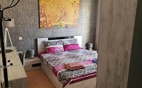 Theos Apartment